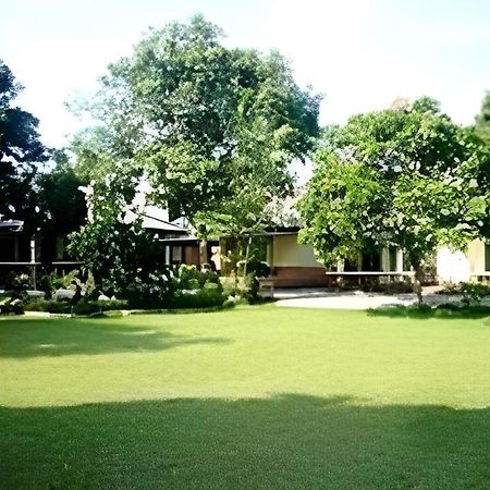 צ'יסרואה Hotel Indra Djaya מראה חיצוני תמונה